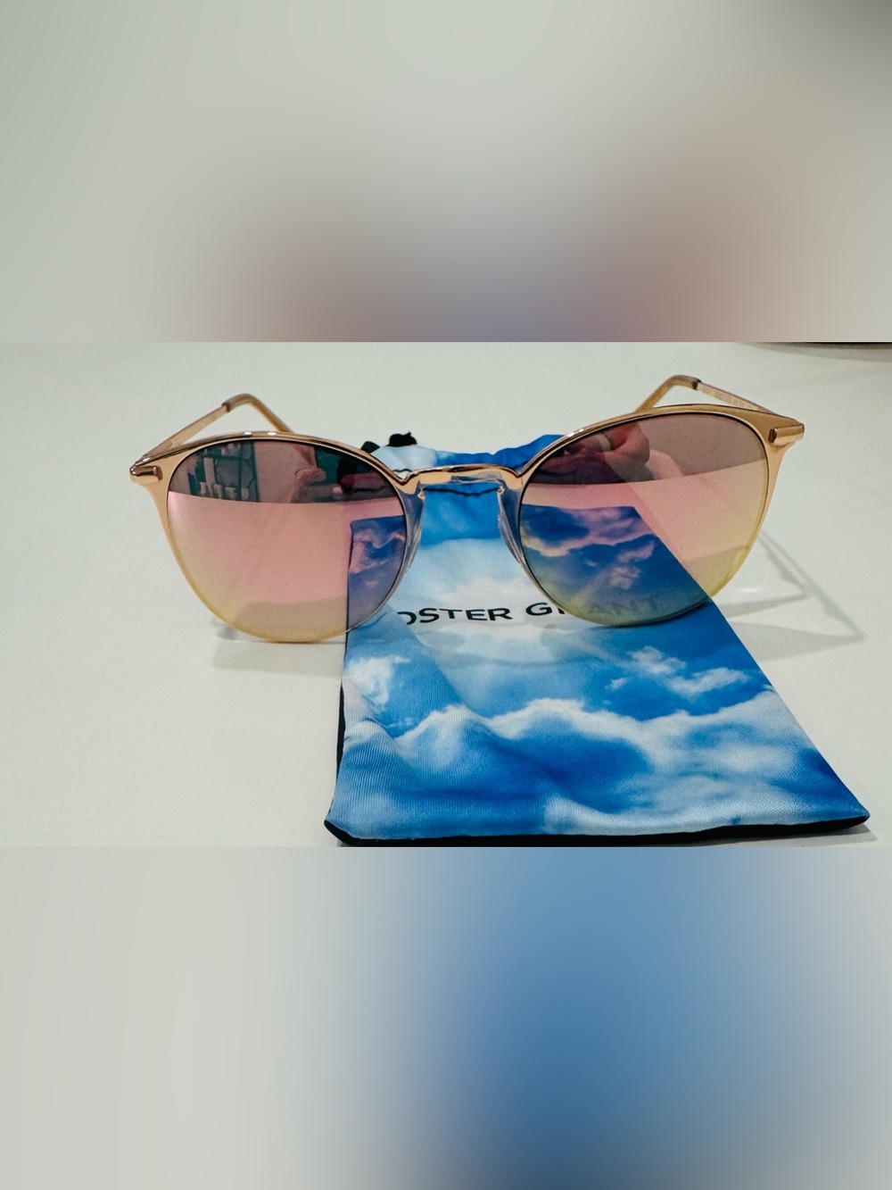 Rose Gold Frame Sunglasses with Pink Mirror Lenses
FOSTER GRANTS